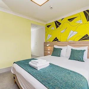 ** Hotel Forty Four Main Street Ireland